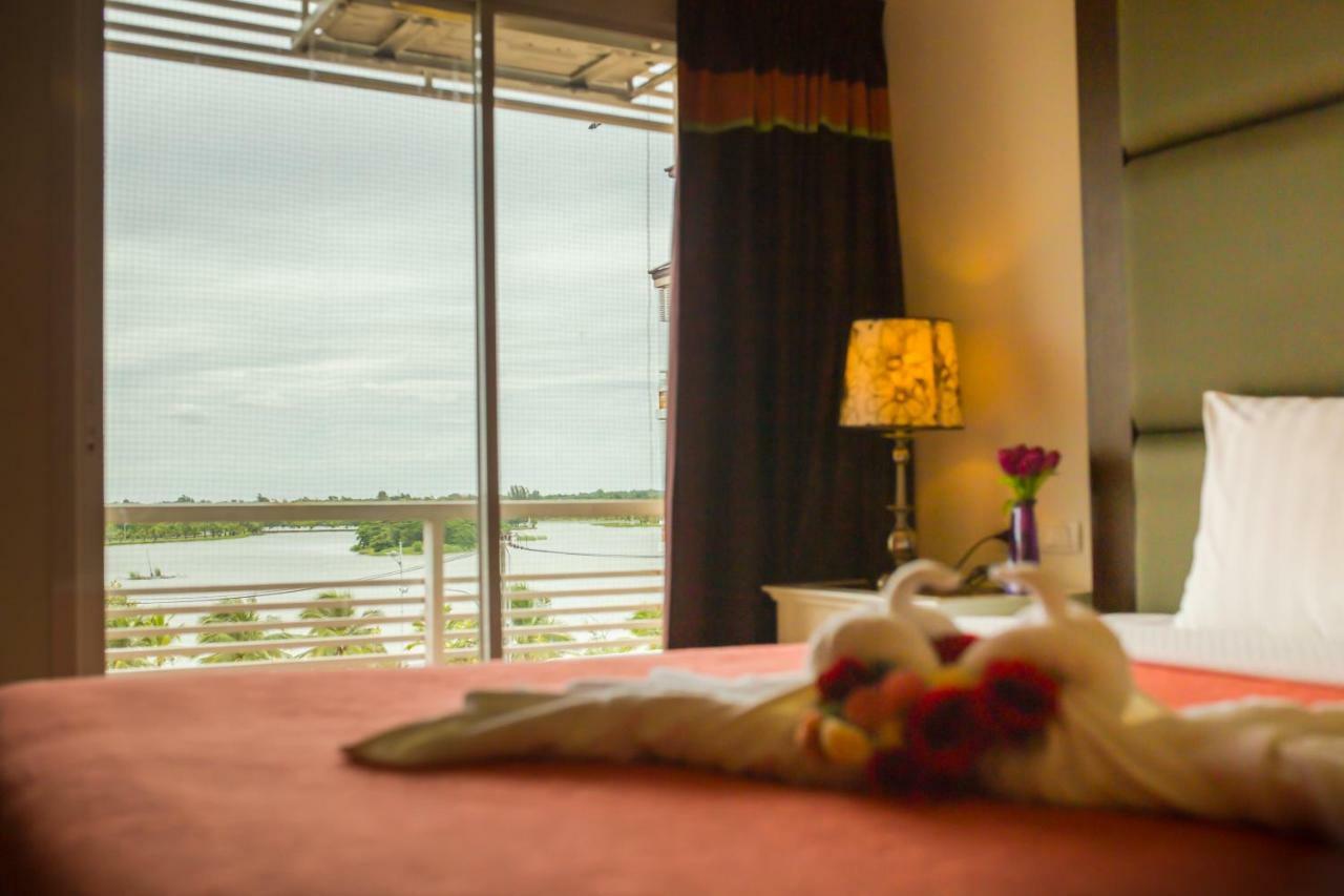 Kwan Ruen Park Hotel Nakhon Ratchasima Bagian luar foto