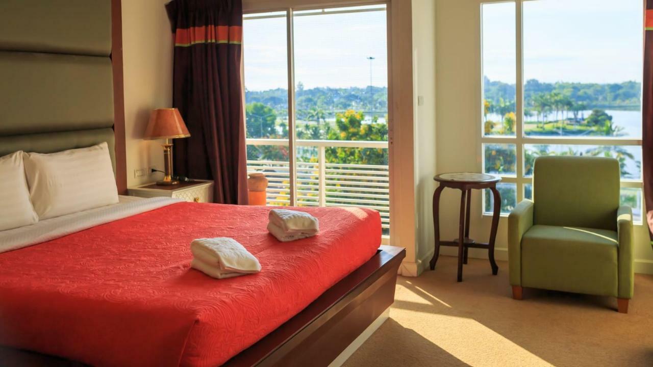 Kwan Ruen Park Hotel Nakhon Ratchasima Bagian luar foto