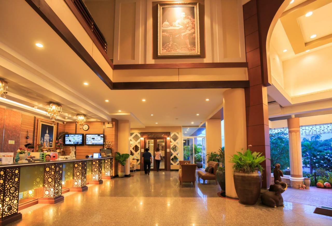 Kwan Ruen Park Hotel Nakhon Ratchasima Bagian luar foto