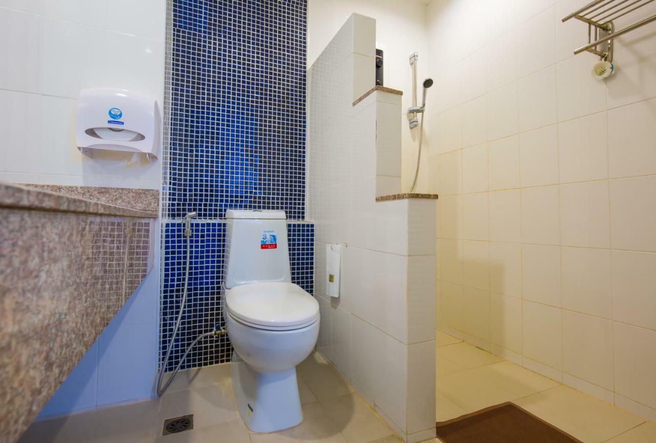 Kwan Ruen Park Hotel Nakhon Ratchasima Bagian luar foto