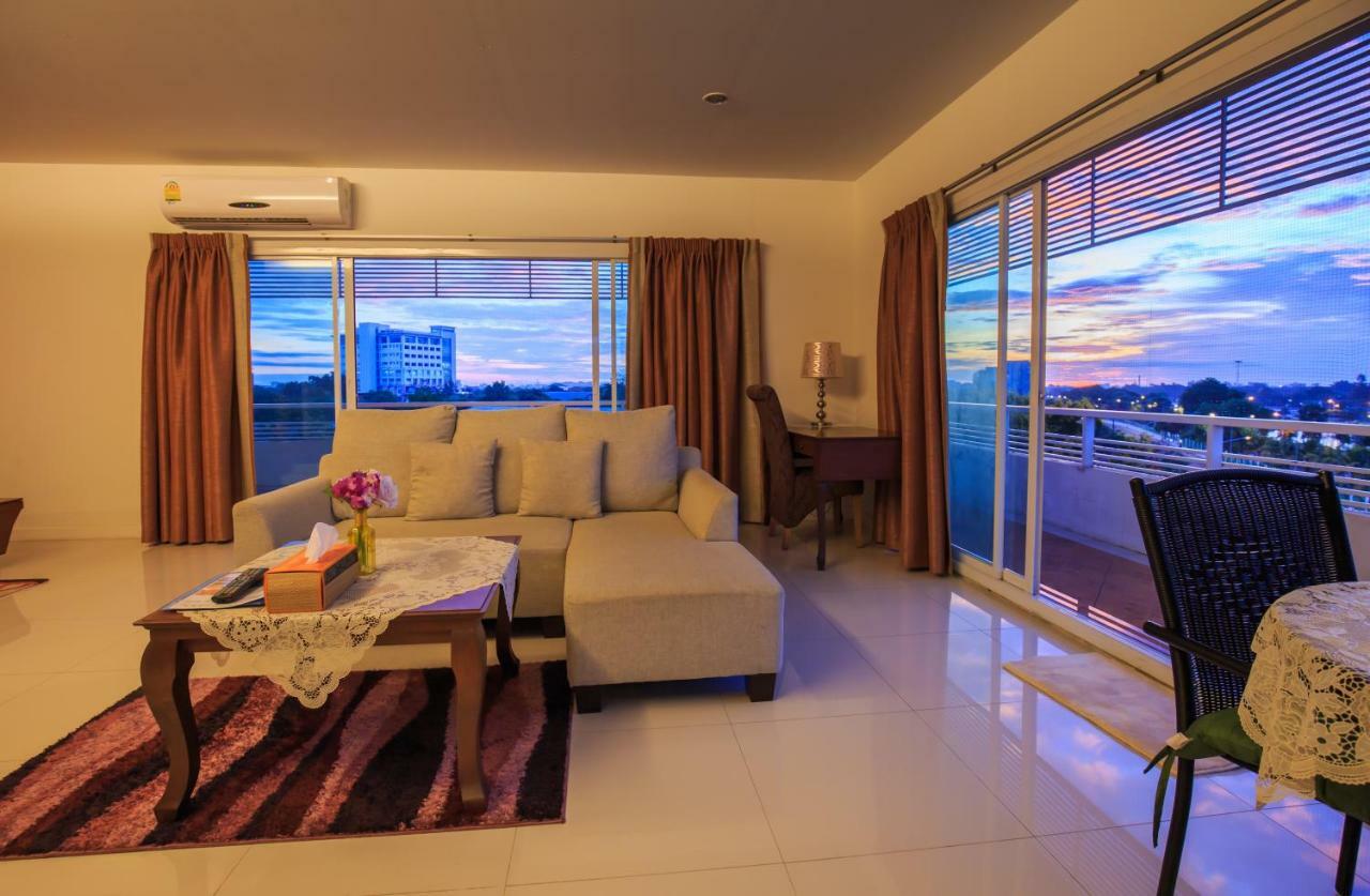Kwan Ruen Park Hotel Nakhon Ratchasima Bagian luar foto