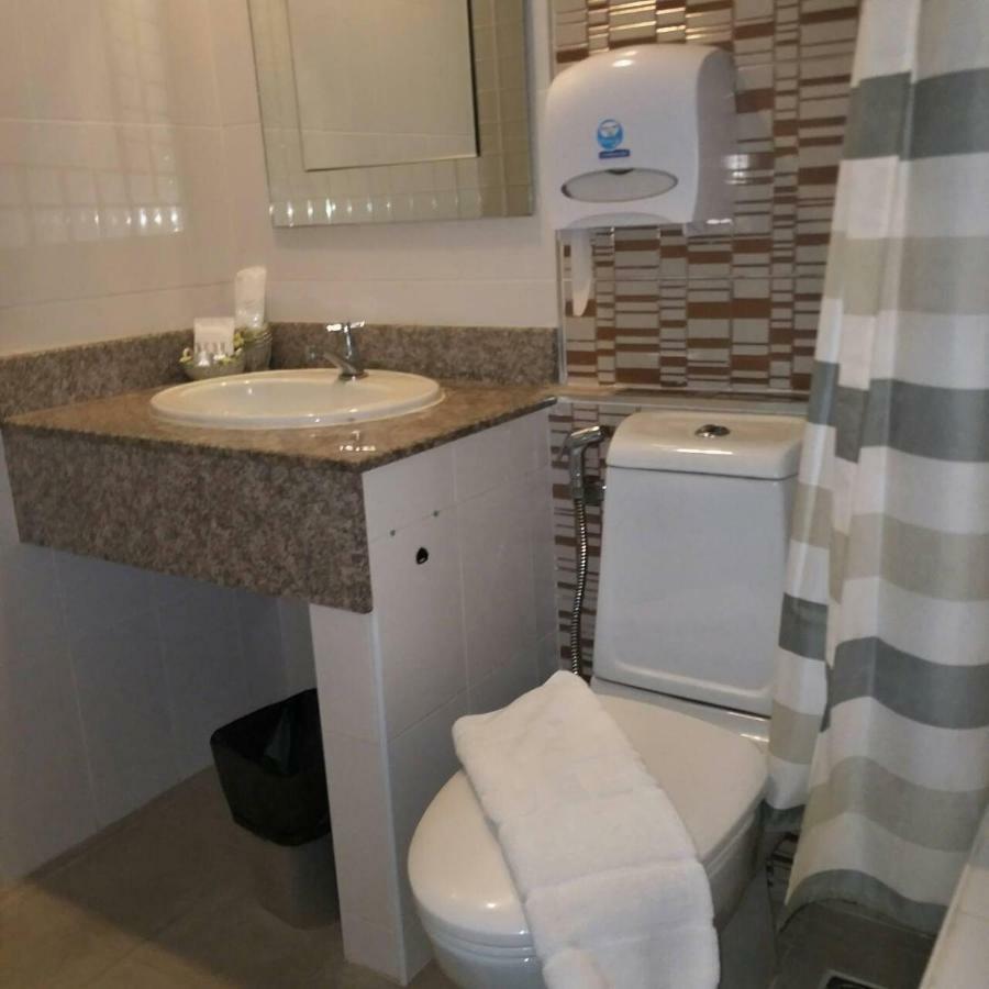 Kwan Ruen Park Hotel Nakhon Ratchasima Bagian luar foto